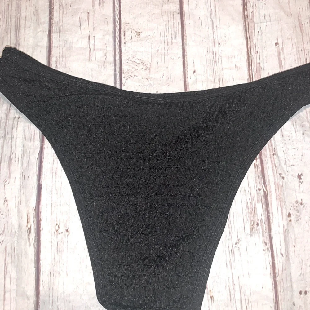 Kendall & Kylie black weave bikini bottom S